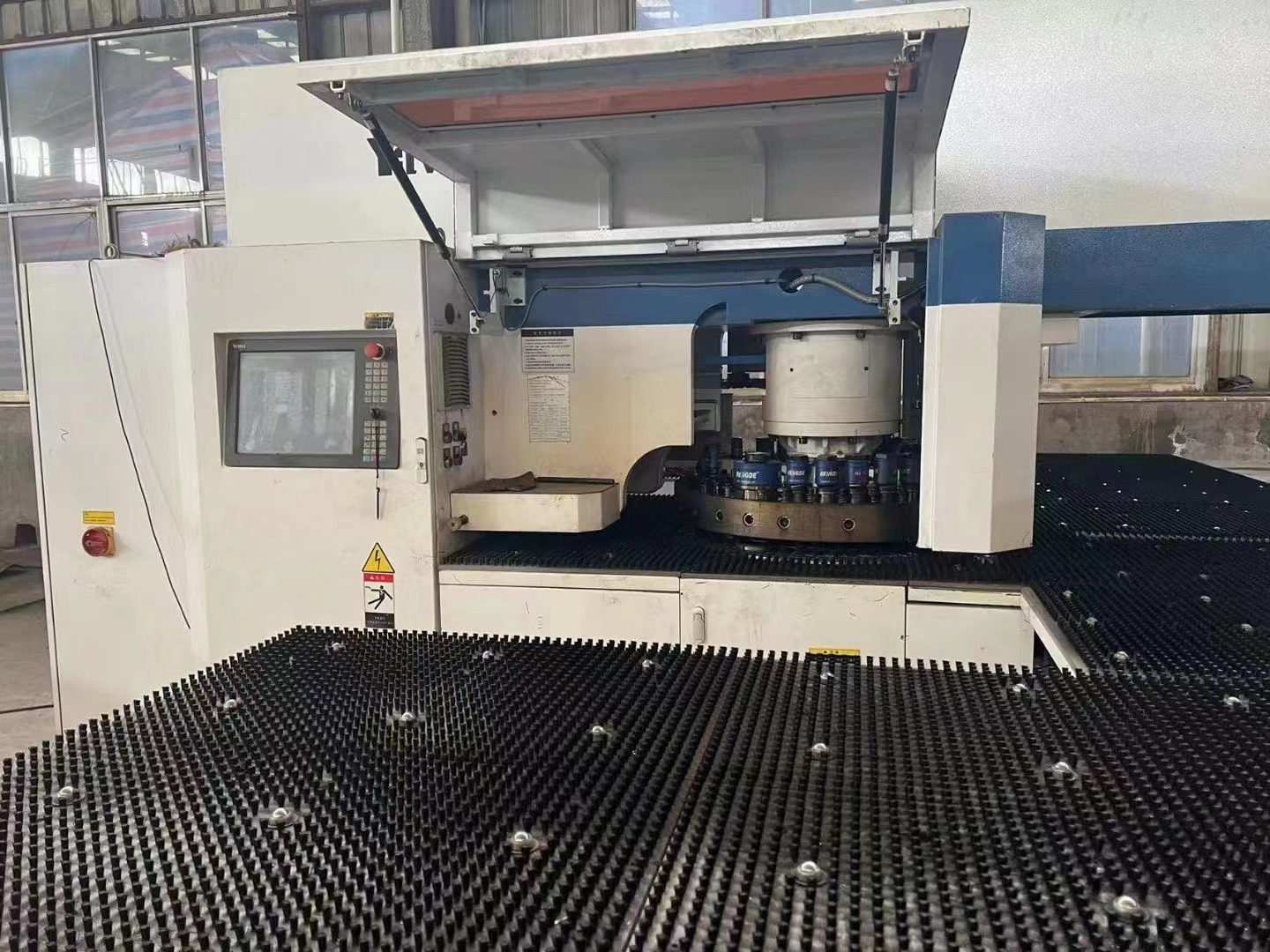 山东二手数控转塔冲床的优势与未来发展